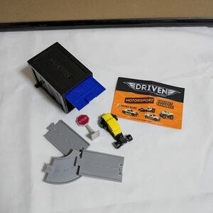 DRIVEN BY BATTAT MINI TOY CAR SET